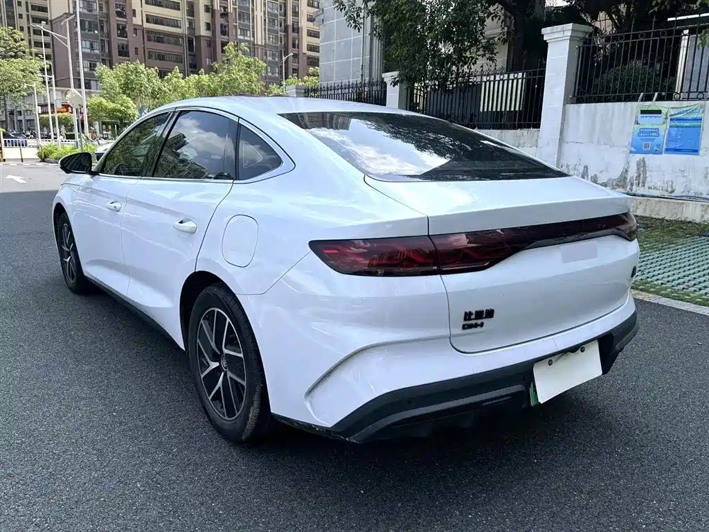 BYD Qin L 2024 DM-i 120KM Leading фото 9