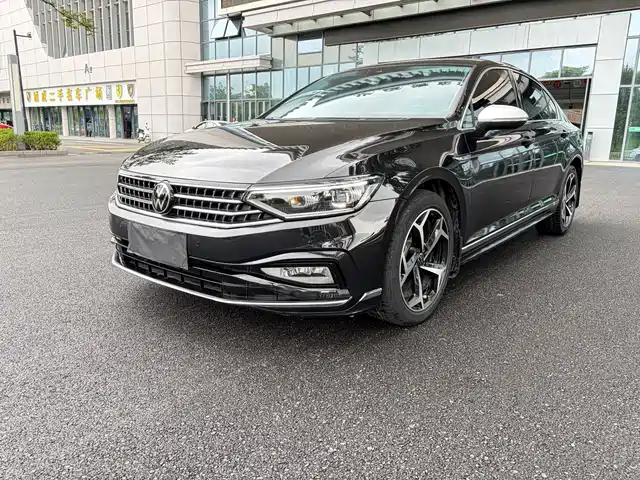 Volkswagen Magotan 2024 2 Million Units Public Sharing Edition 330TSI DSG Luxury
