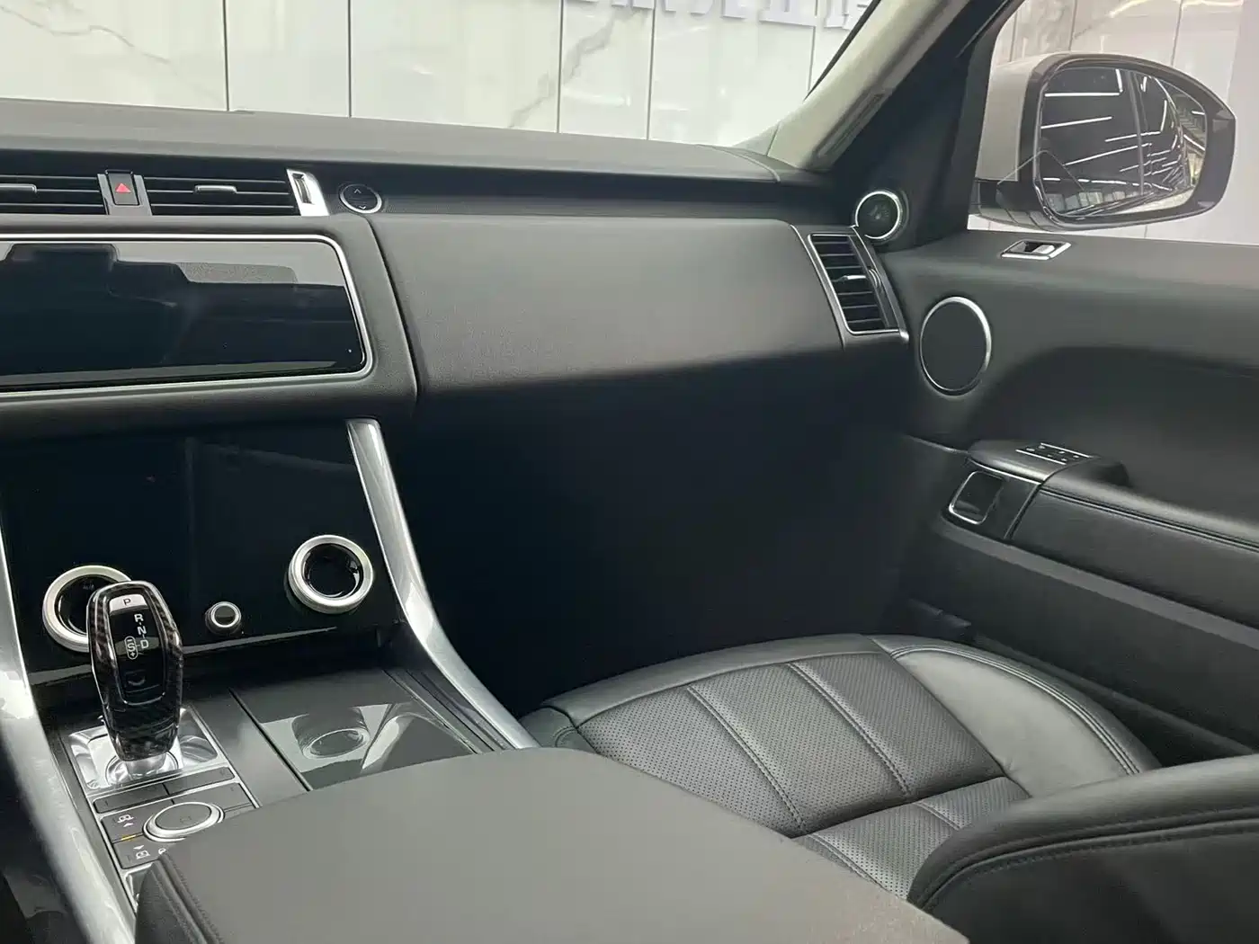 Land Rover Range Rover Sport 2019 3.0 SC V6 Special Edition фото 20