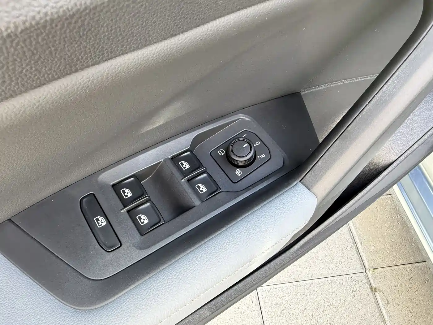 Volkswagen Lavida 2023 1.5L Auto Five Million Edition фото 14