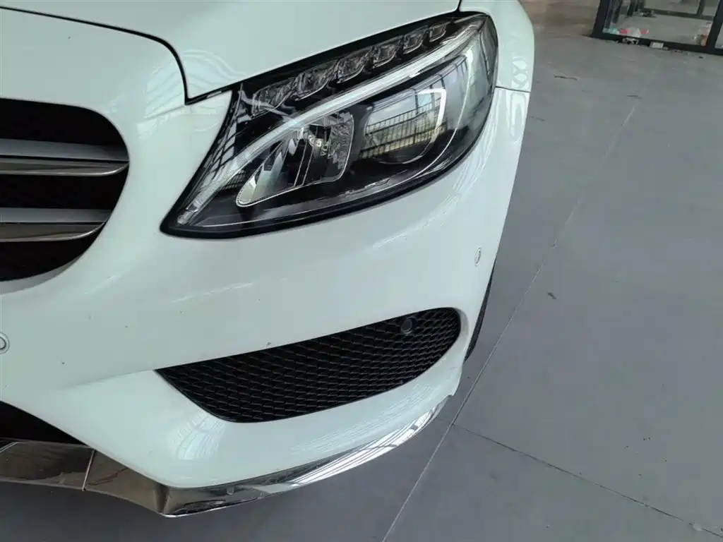 Mercedes-Benz C-Class 2015 Facelift C 200 L Sport фото 24