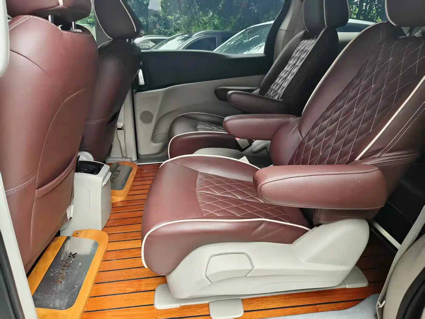 Buick GL8 2021 Land Business Class 652T Comfort фото 4