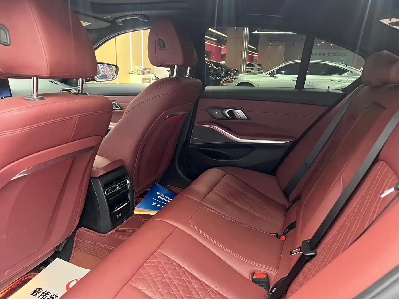 BMW 3 Series 2024 330i M Sport Shadowline Package фото 10