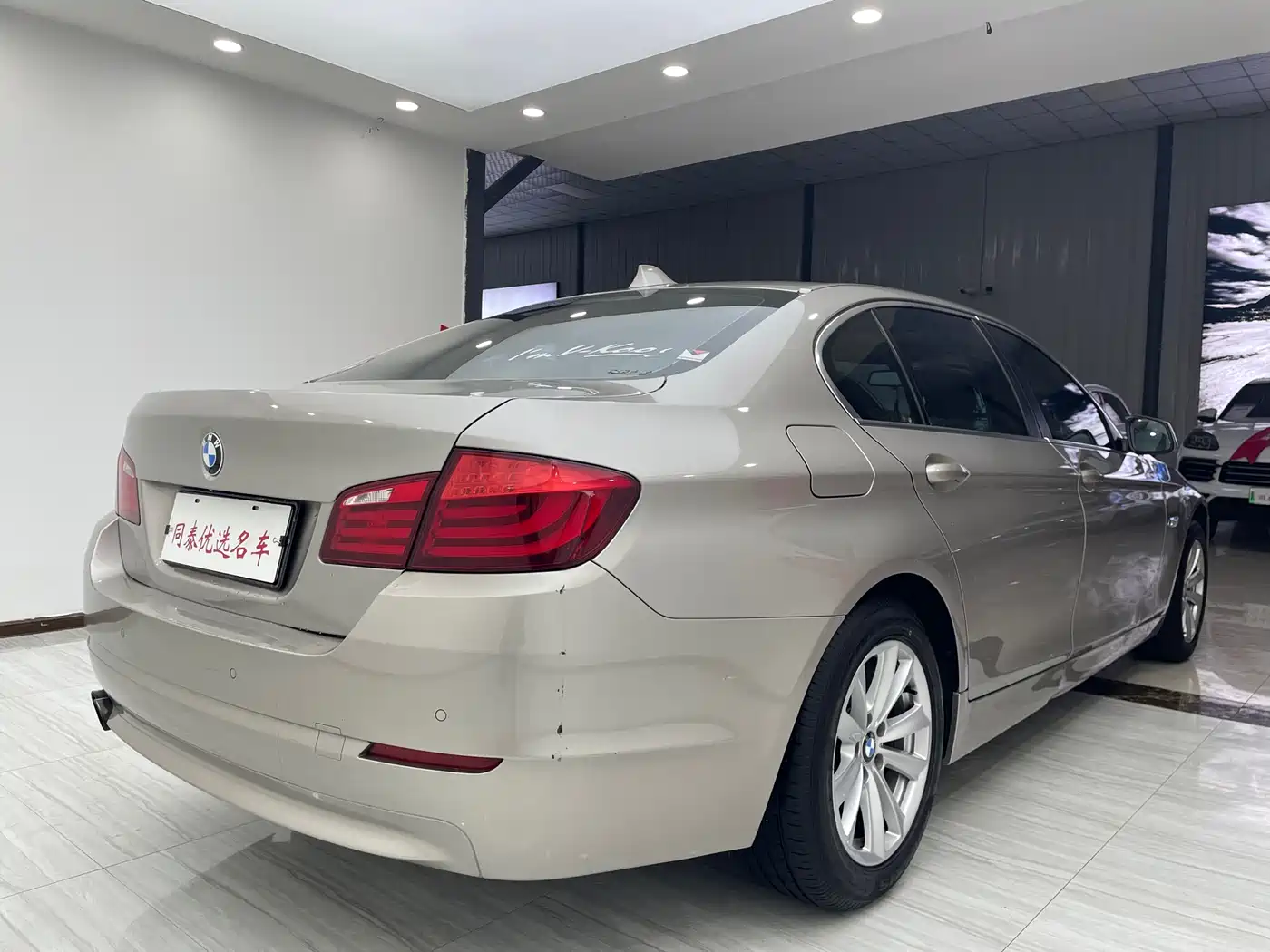 BMW 5 Series 2013 520Li Elegance фото 20
