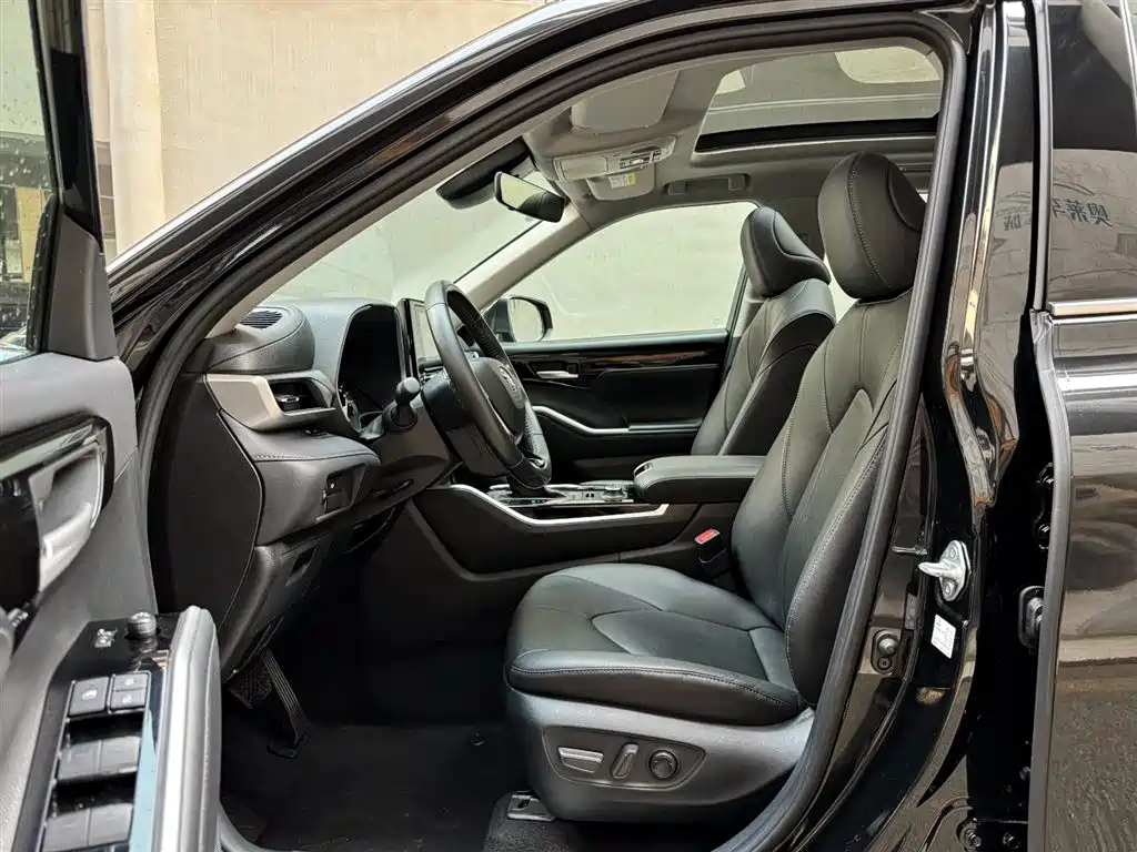 Toyota Highlander 2022 380T 4WD Luxury 7-Seater фото 9