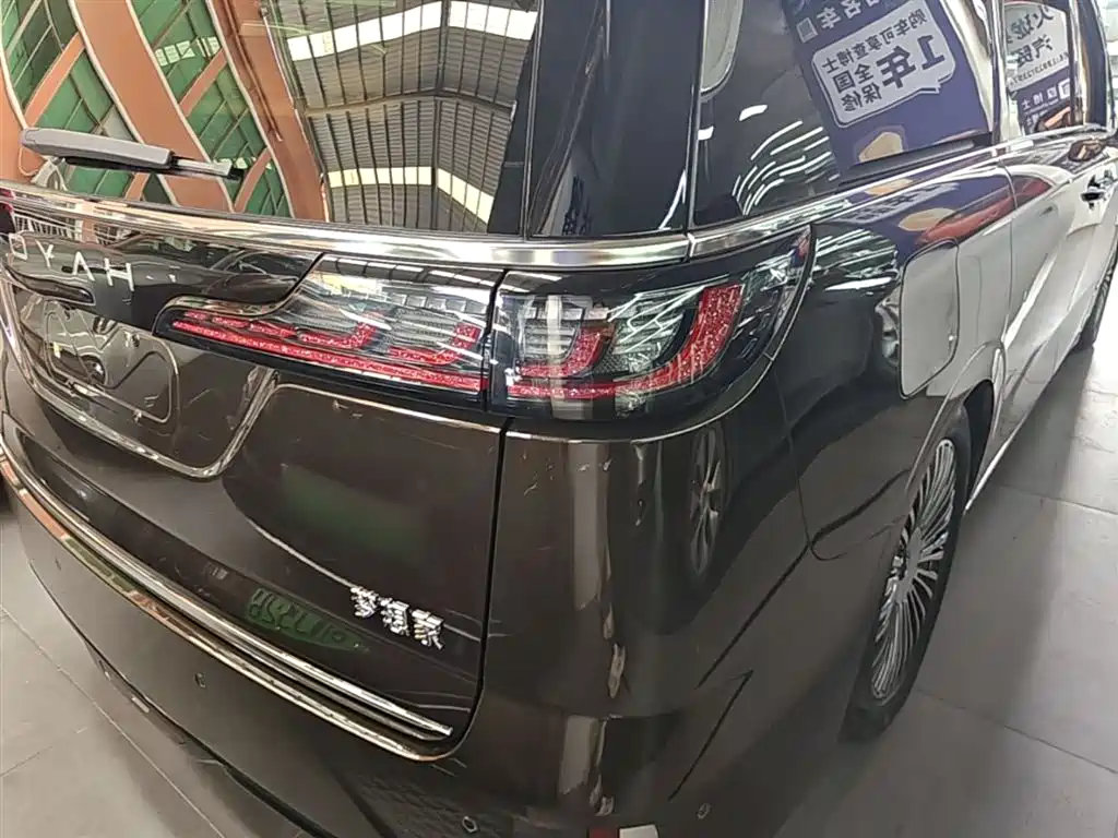 Voyah Auto Voyah Dreamer 2025 PHEV AWD Flagship Kunpeng Edition фото 8