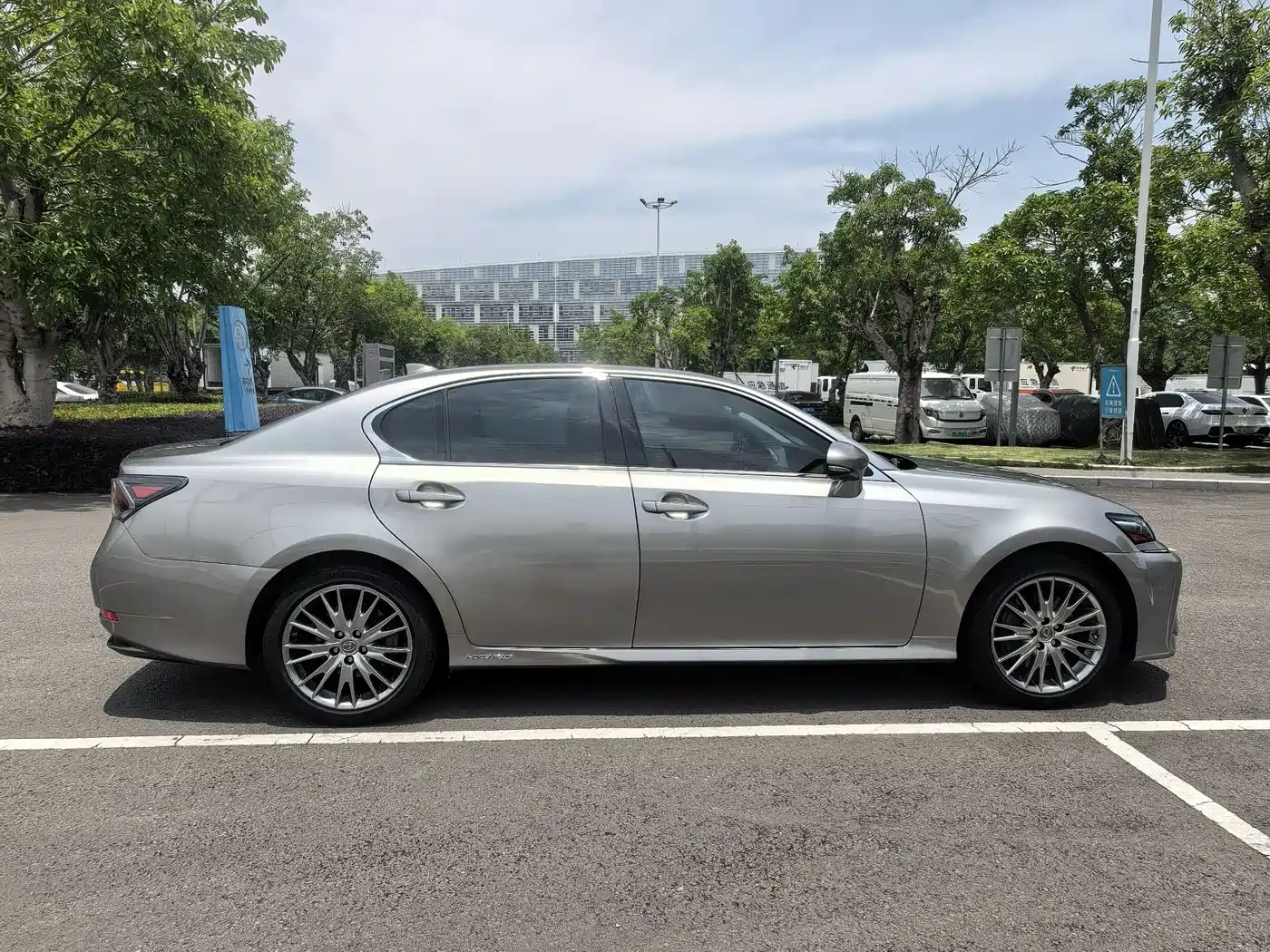 Lexus GS 2016 300h Luxury Edition фото 17