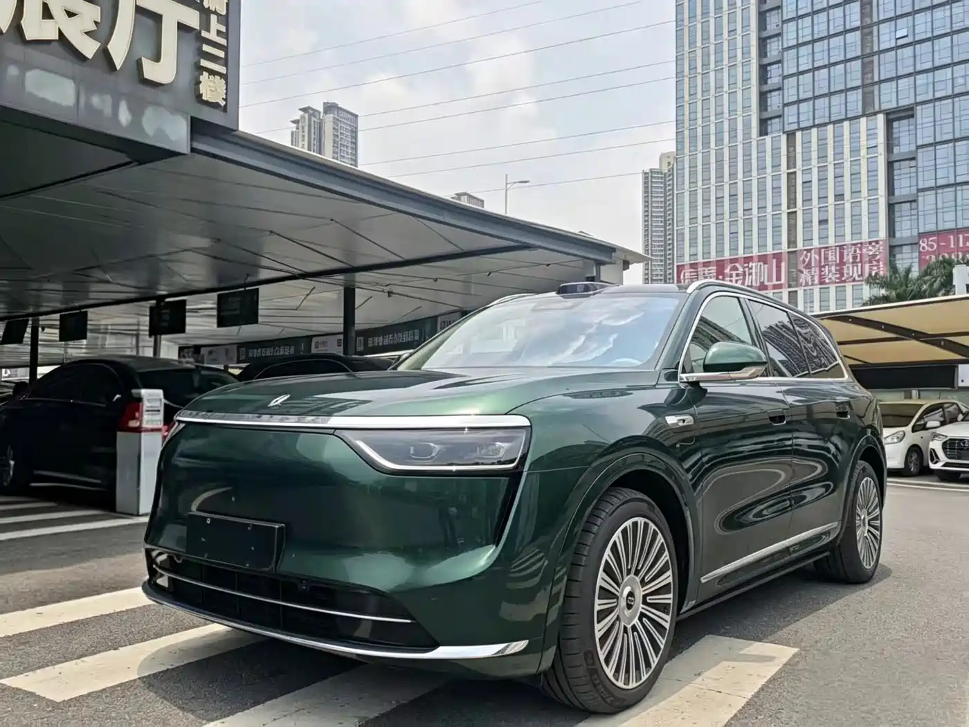 AITO Wenjie AITO M8 2025 Extended Range Ultra 53.4kWh 6-Seater