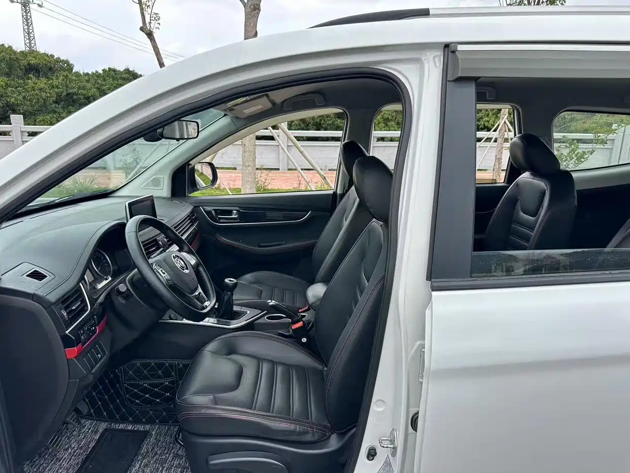 Dongfeng Fengxing Fengxing SX6 2020 2019 1.6L Manual Luxury China VI