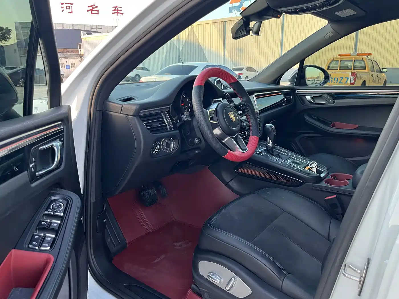Porsche Macan 2018 Macan 2.0T фото 6