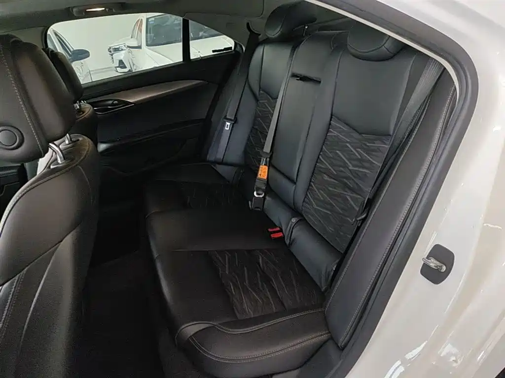 Cadillac ATS-L 2017 28T Technology фото 17