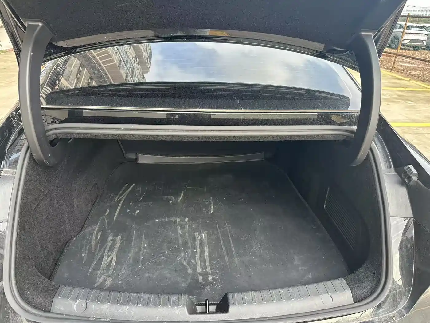Geely Galaxy Galaxy Xingyao 8 2025 Model 60km EM-i Luxury Edition фото 13