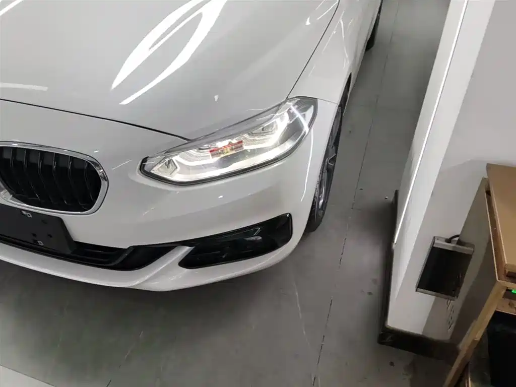 BMW 1 Series 2018 Facelift 118i Sport фото 24