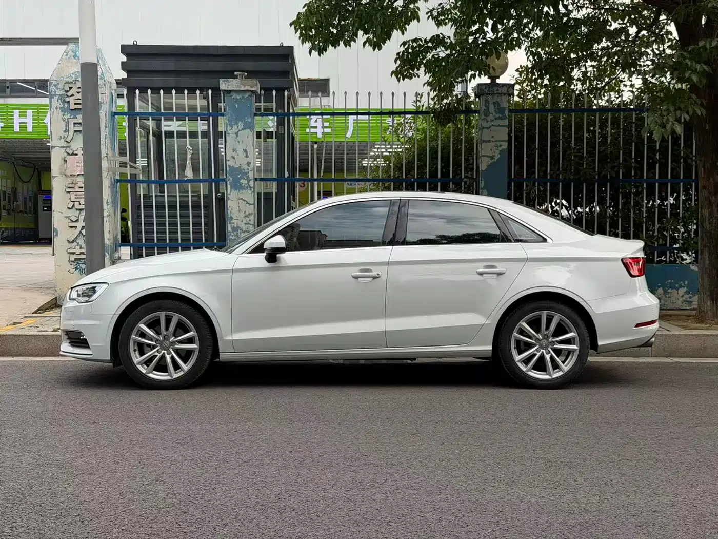 Audi A3 2016 Limousine 35 TFSI Style фото 2