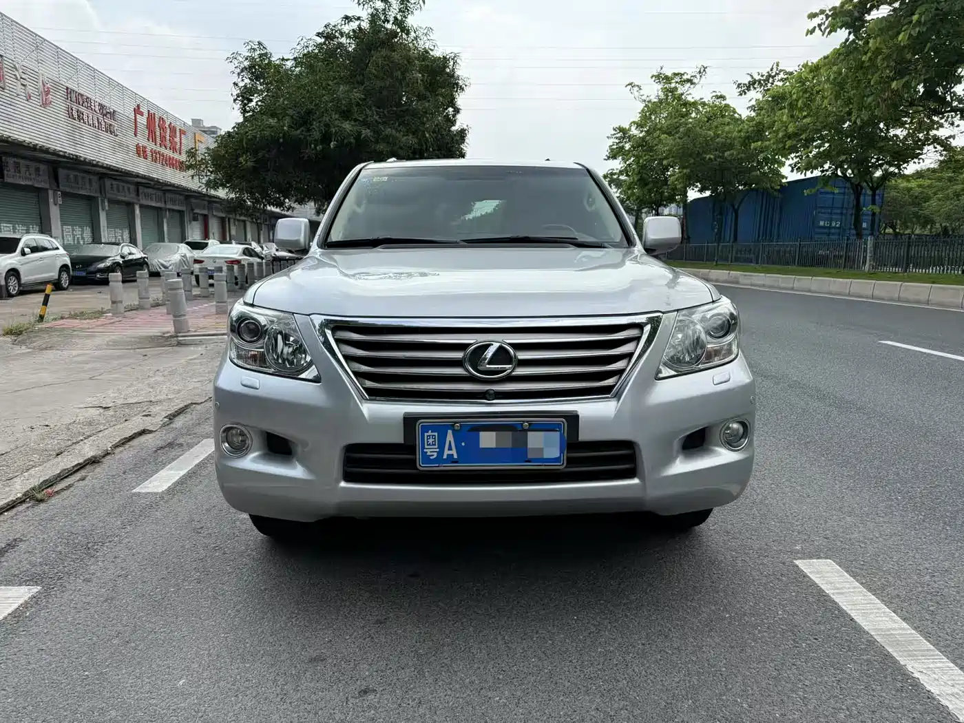 Lexus LX 2007 570 фото 2