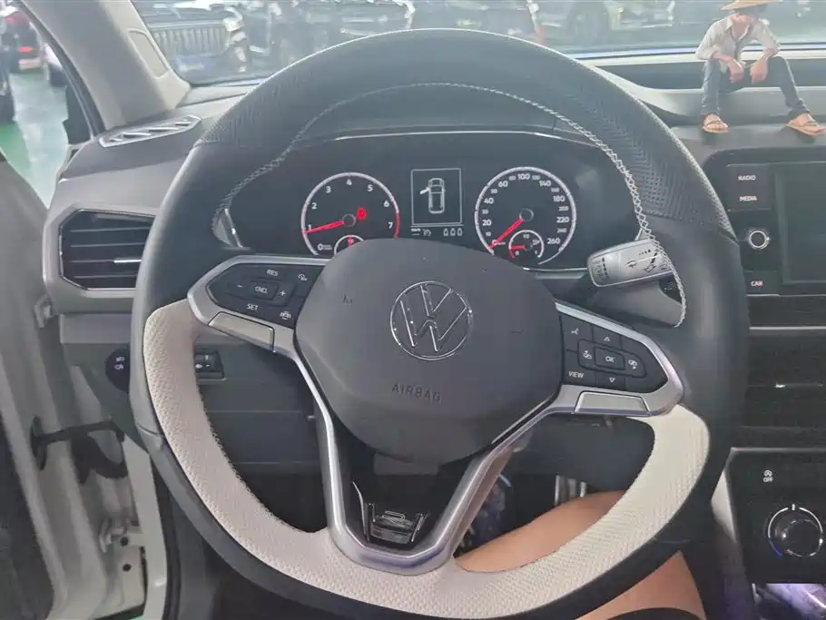 Volkswagen T-Cross 2019 1.5L Automatic Comfort Edition фото 15