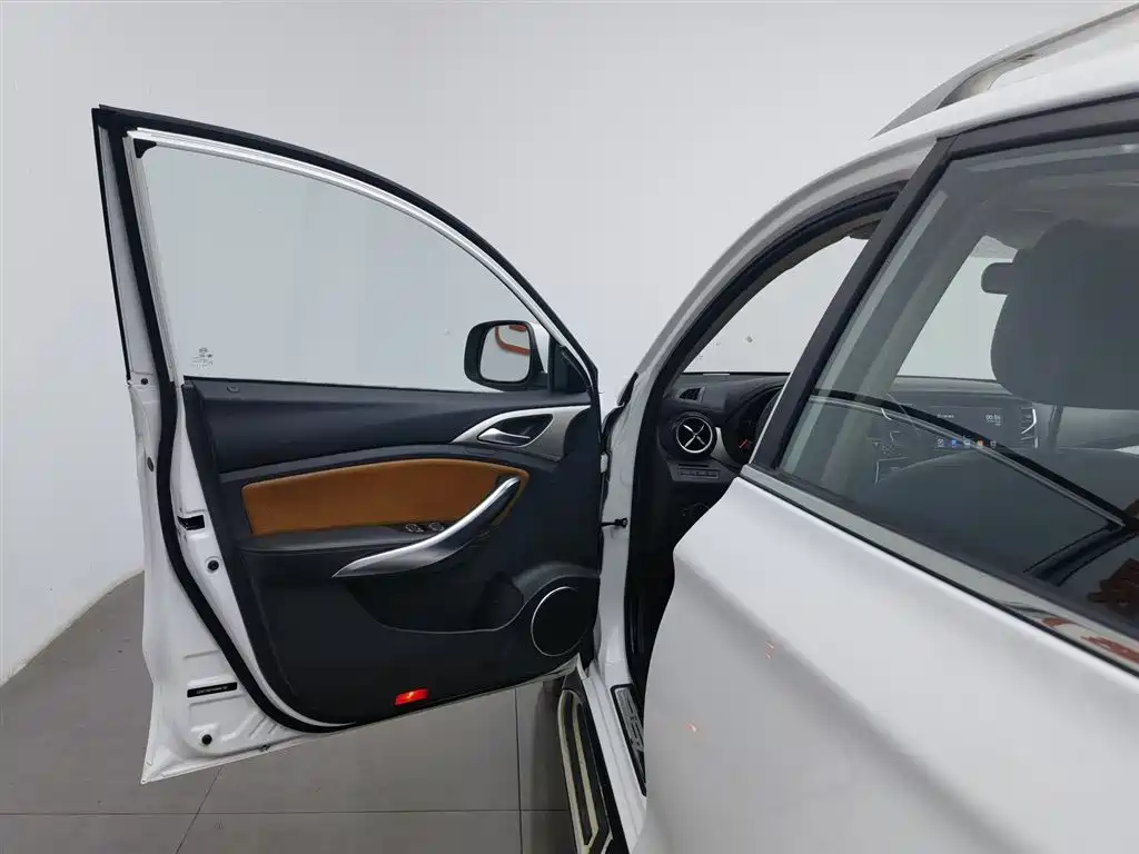 BYD Song 2016 1.5TI Manual Luxury фото 8