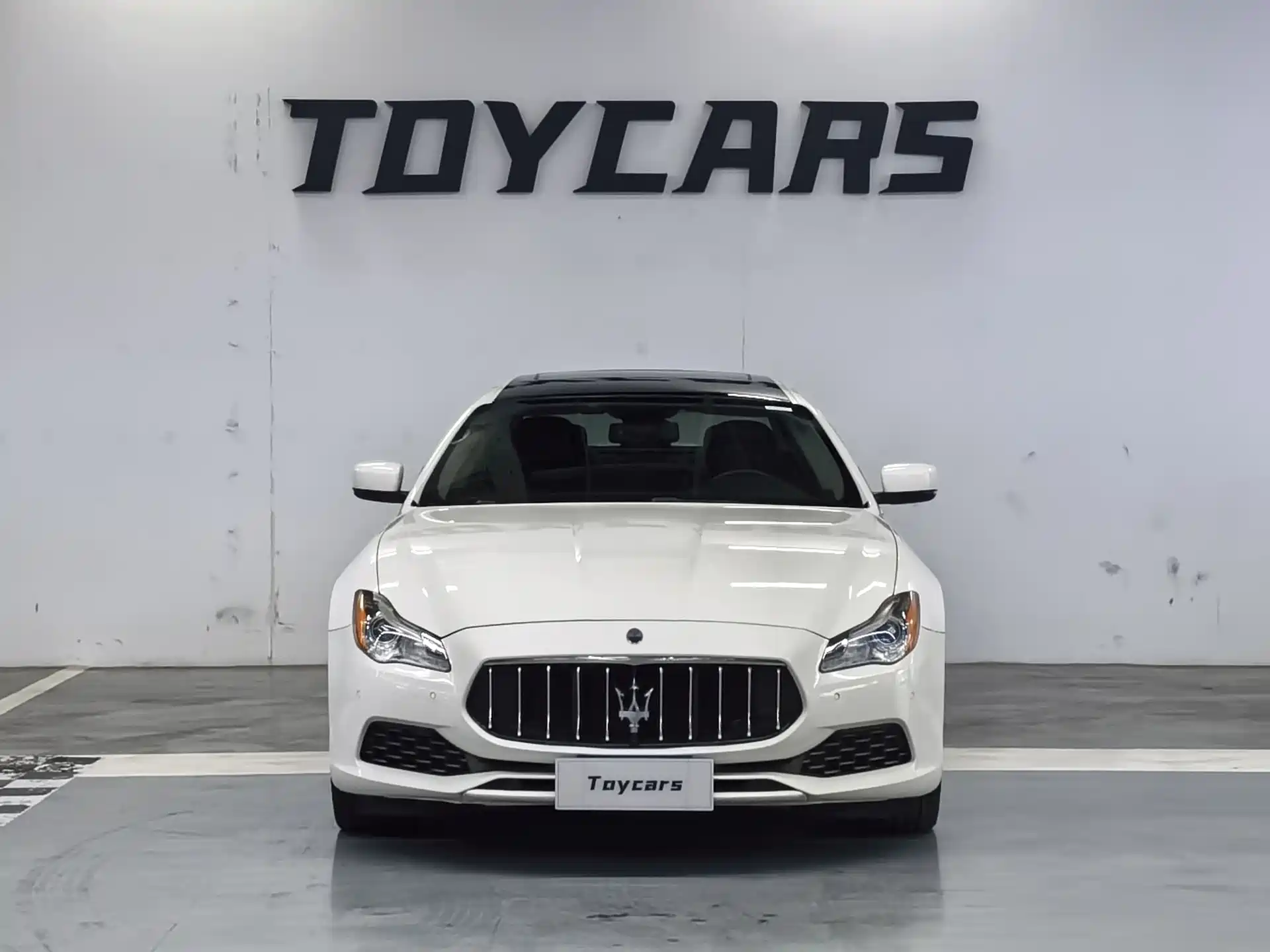 Photo 3 - Maserati Quattroporte