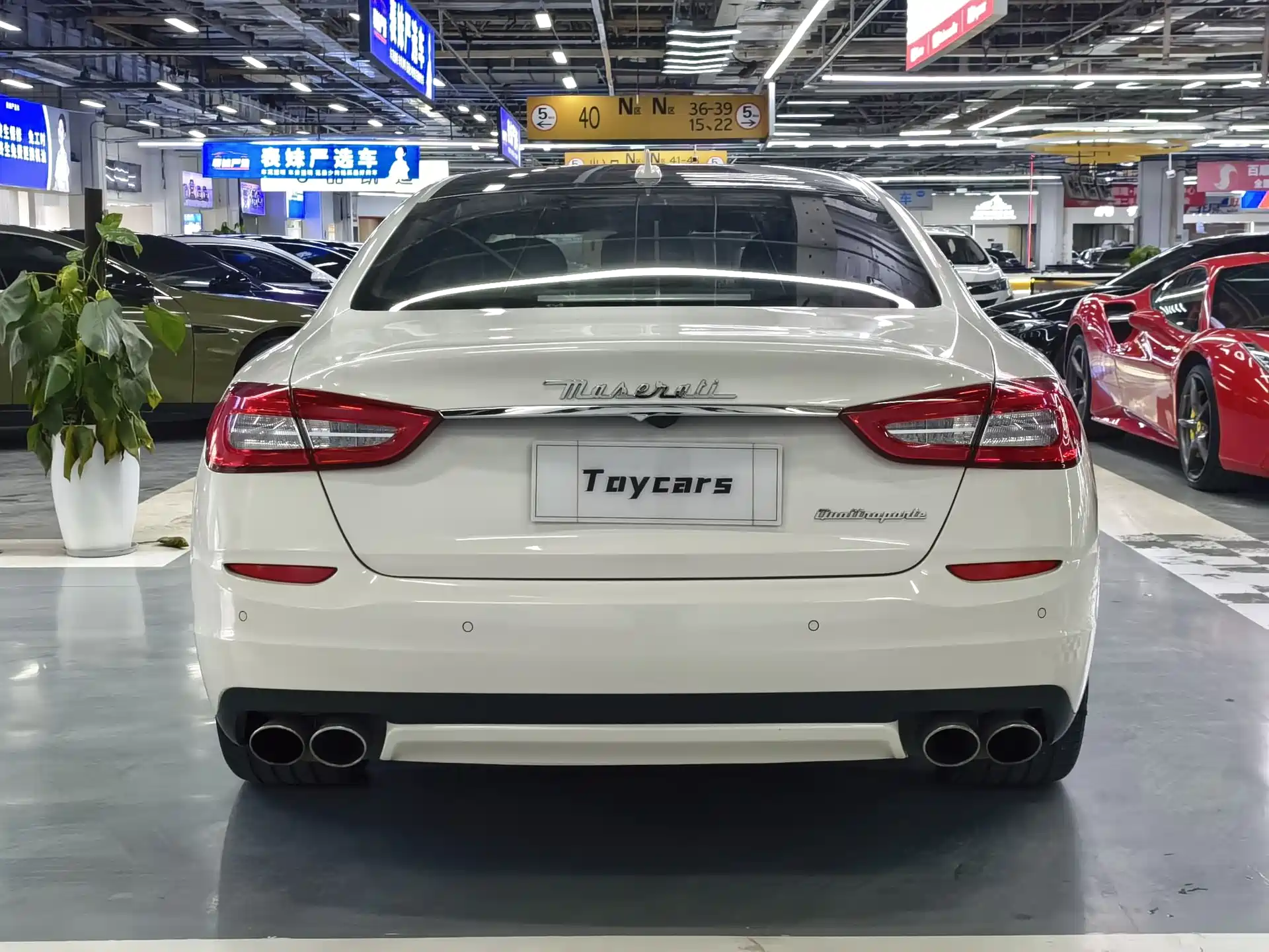 Photo 4 - Maserati Quattroporte