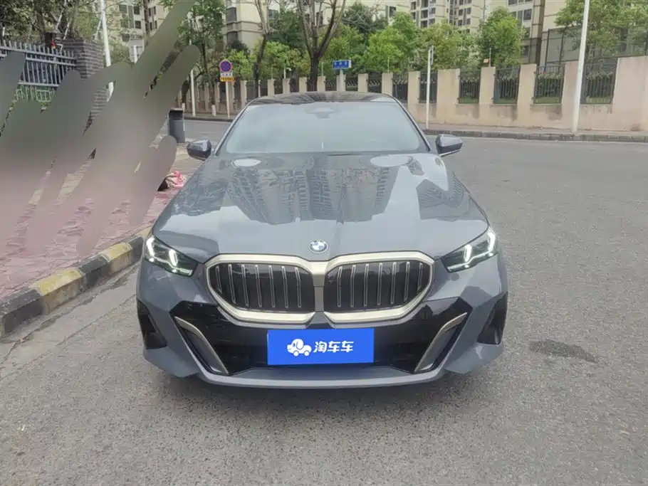 BMW 5 Series 2024 530Li Leading M Sport Package фото 2