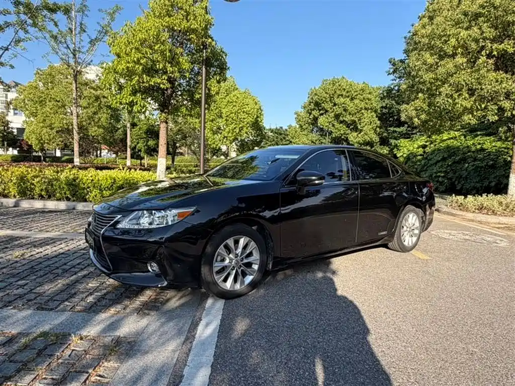 Lexus ES 2014 300h Elite Edition фото 3