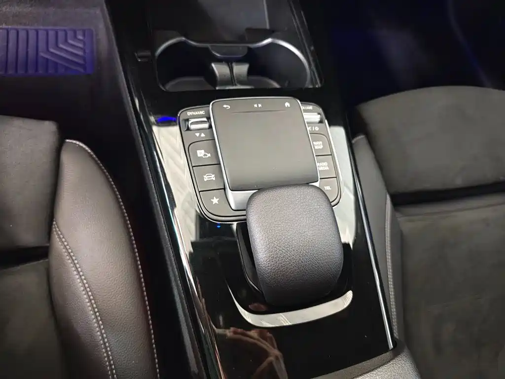 Mercedes-Benz A-Class 2021 A 200 L Sport Sedan Fashion Edition фото 13