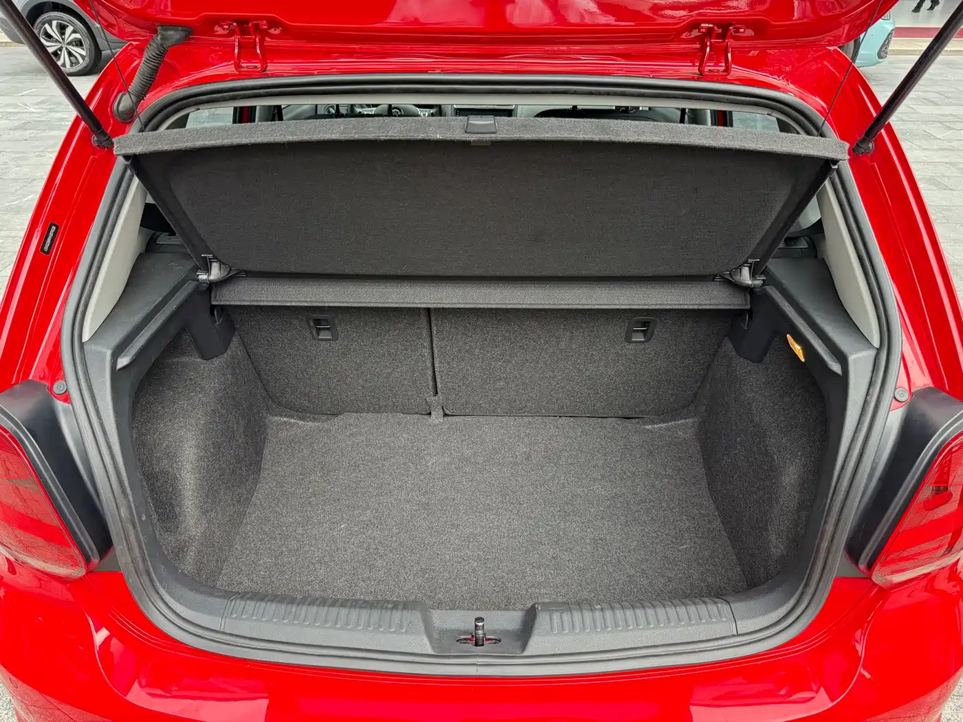 Volkswagen Polo 2016 1.6L Automatic Comfort фото 11
