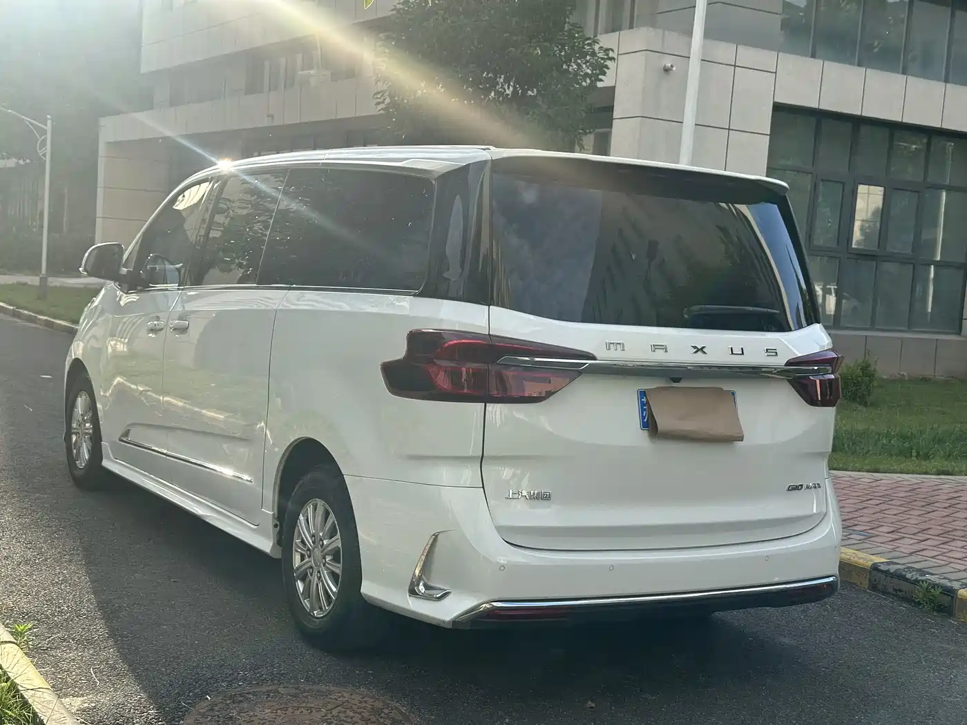 SAIC Maxus Maxus G10 2025 MAX 2.0T Automatic Luxury Edition Diesel 7-Seater фото 6