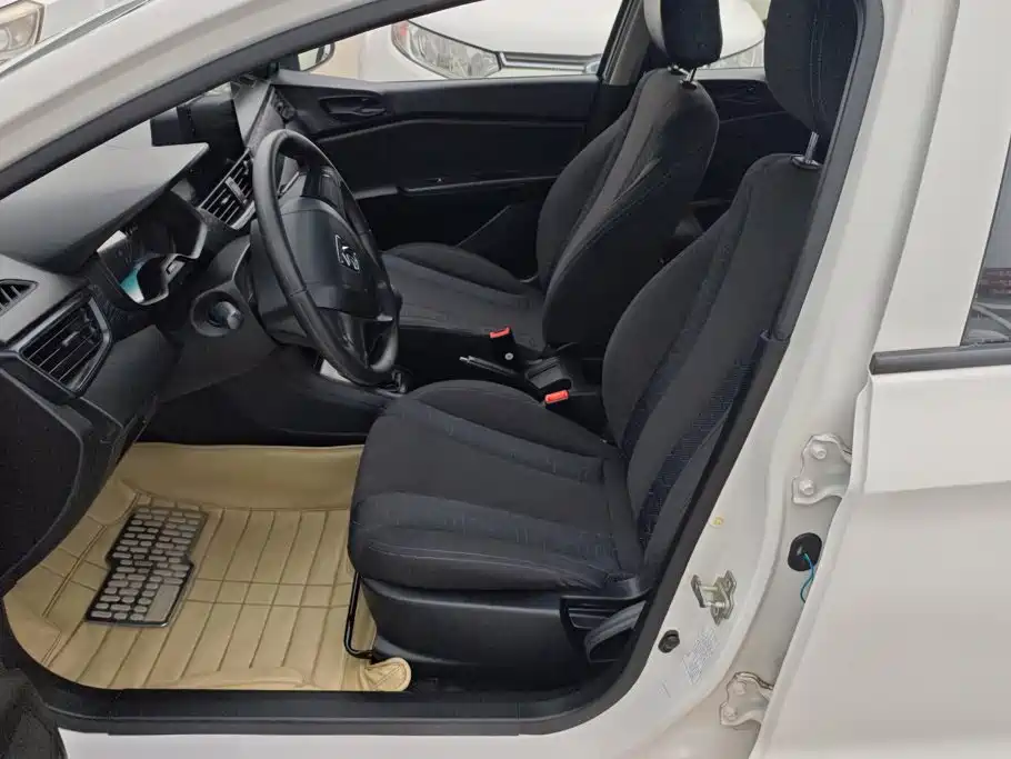 Baojun 310 2016 2016 1.2L Manual Value Edition