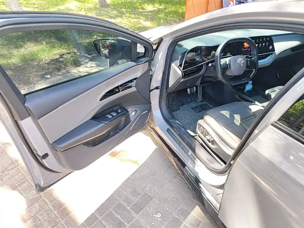 Hongqi EH7 2024 690 Pro фото 13