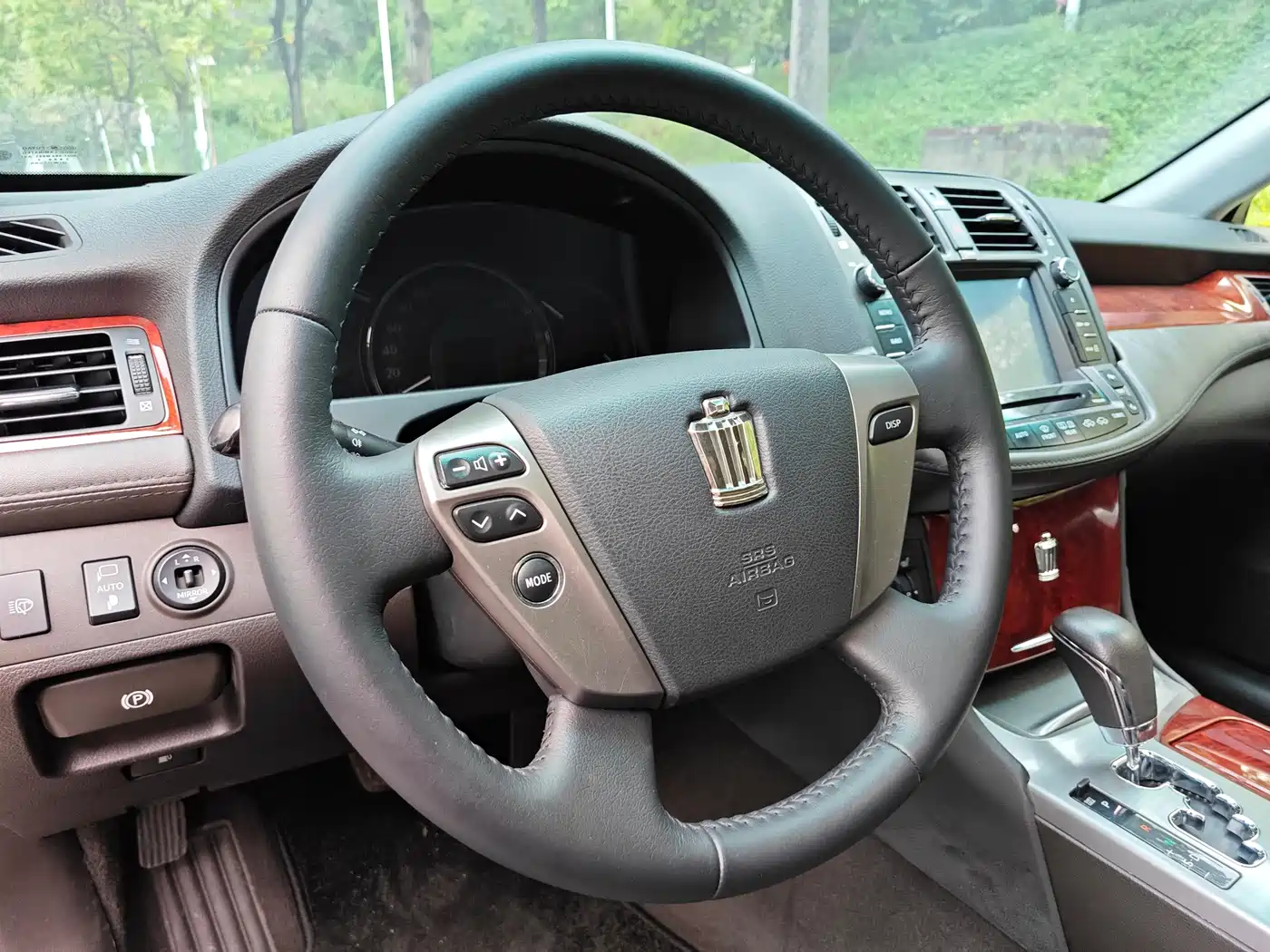 Toyota Crown 2012 2.5L Royal Leather Edition фото 8