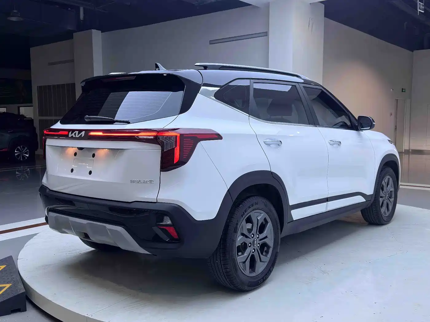 Kia Seltos 2023 1.5L CVT Luxury Edition фото 5