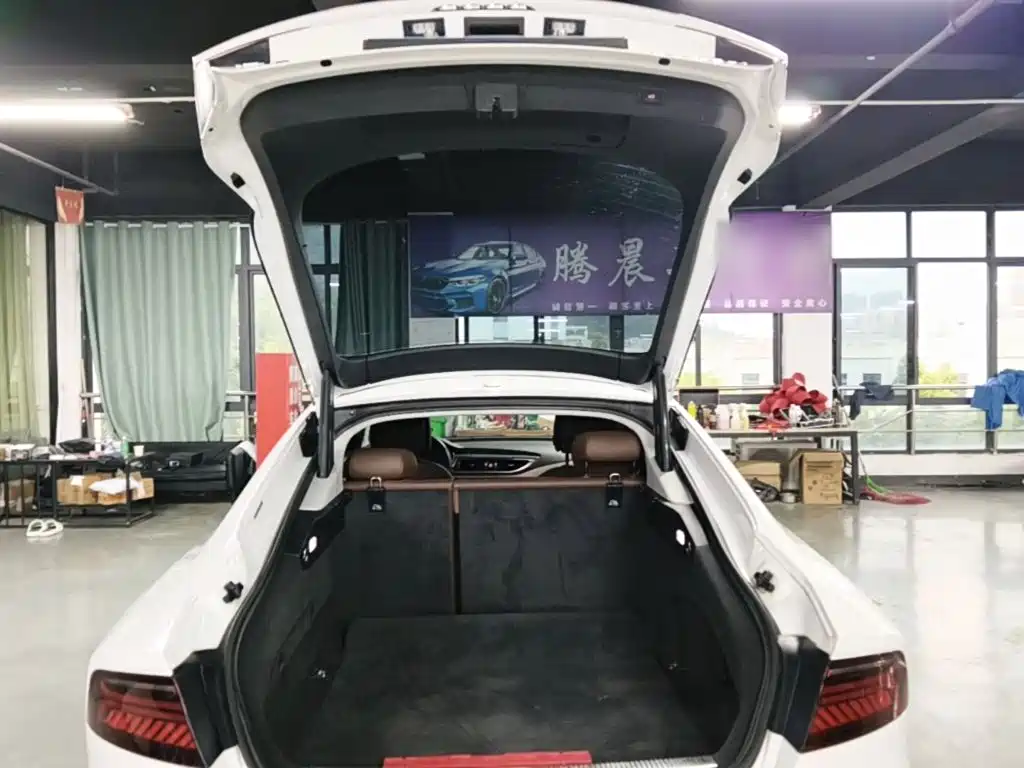 Фото 19 - Audi A7