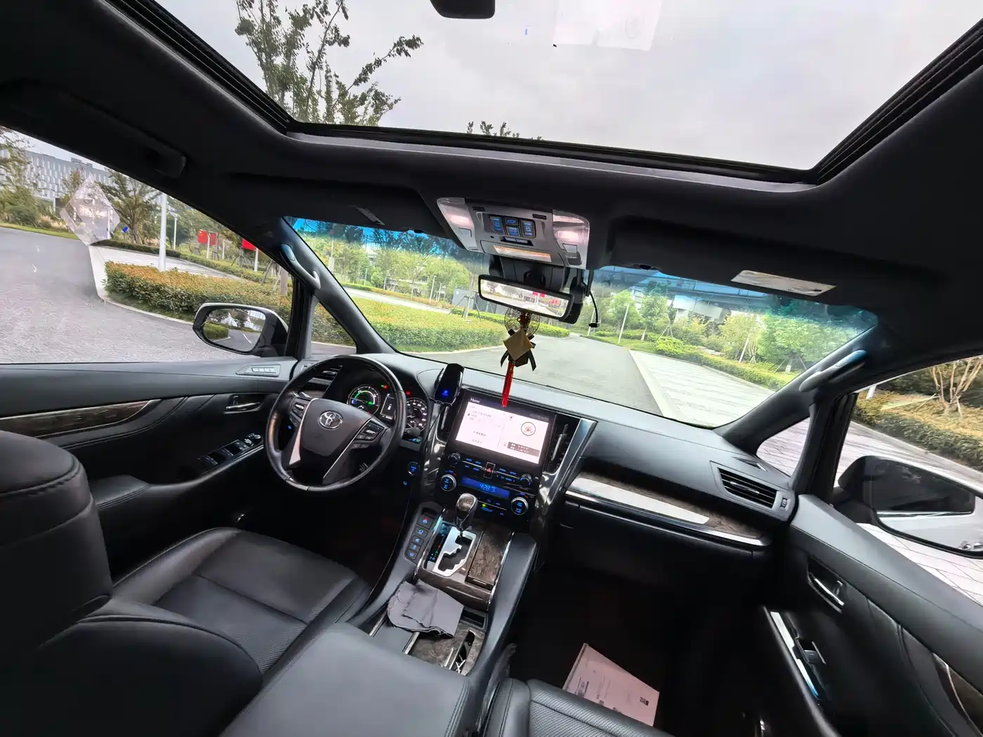 Toyota Alphard 2021 Hybrid 2.5L Ultimate фото 13