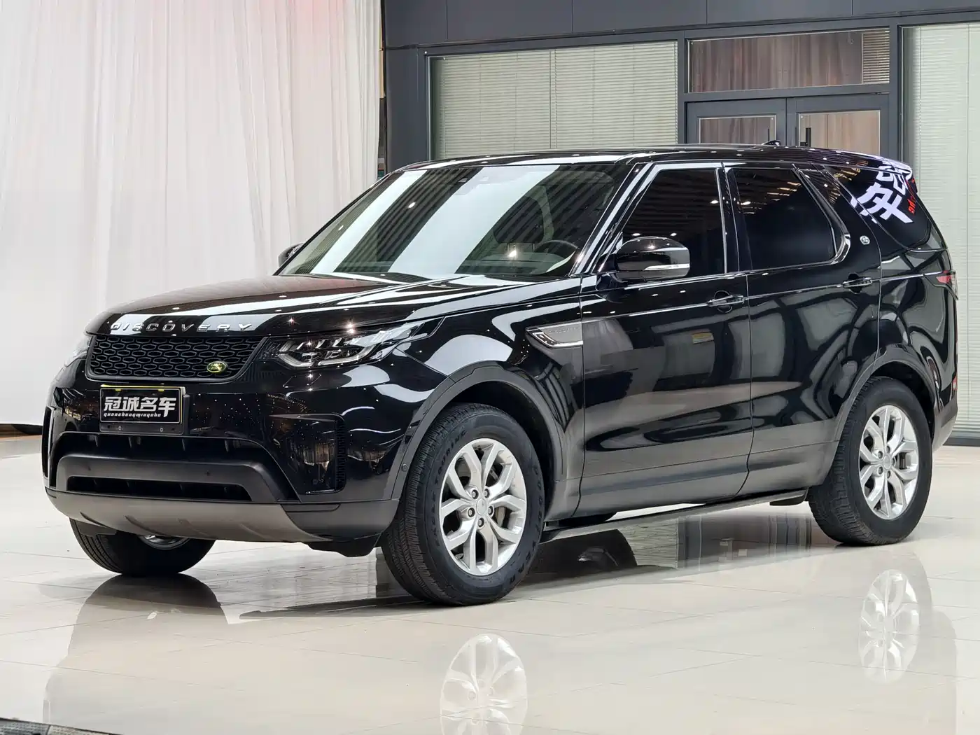 Land Rover Discovery 2019 3.0 SC V6 SE