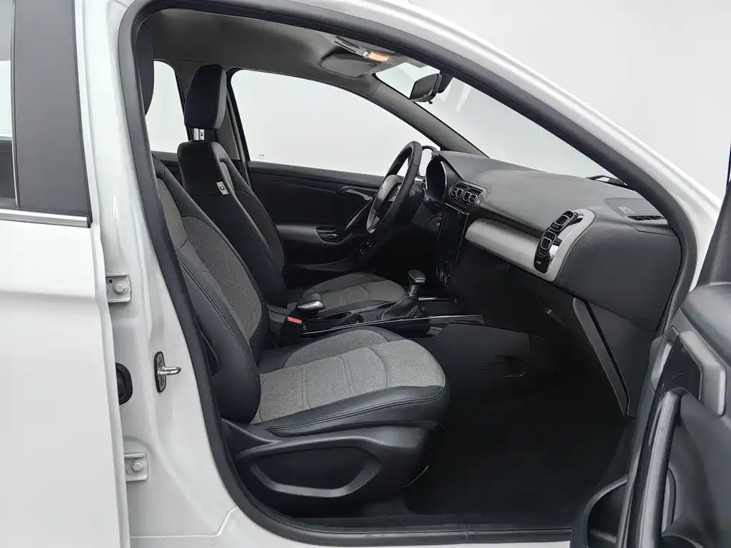 Фото 23 - Citroën C3-XR