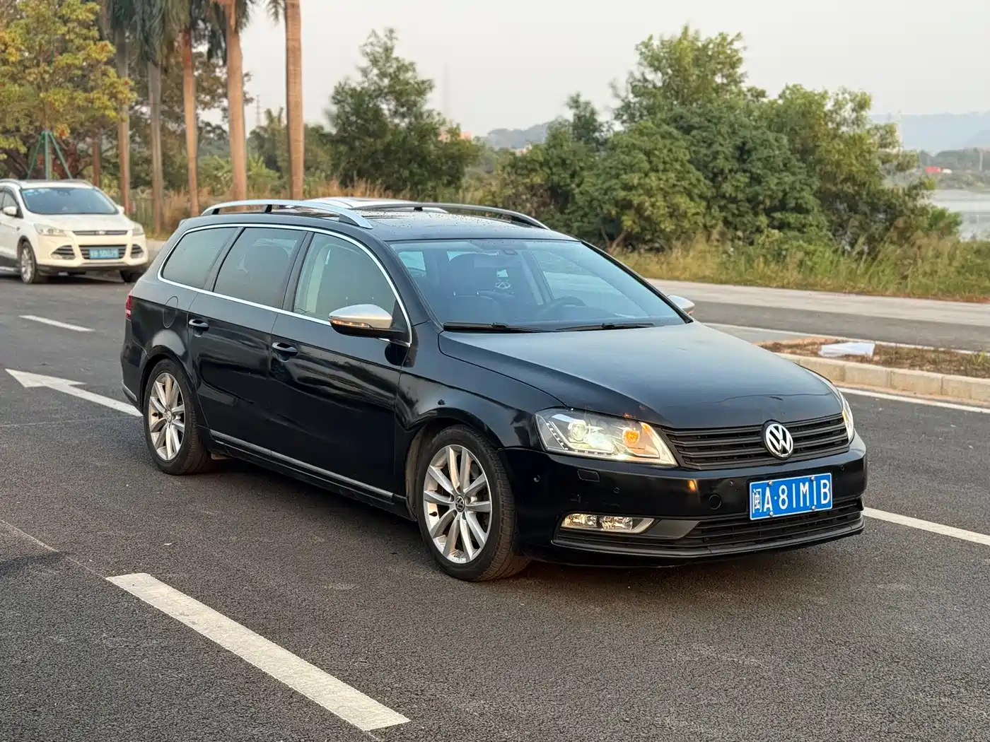 Volkswagen Magotan (Import) 2012 Wagon 2.0TSI Luxury фото 2