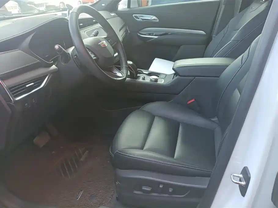 Cadillac XT4 2018 28T FWD Leading Edition фото 9