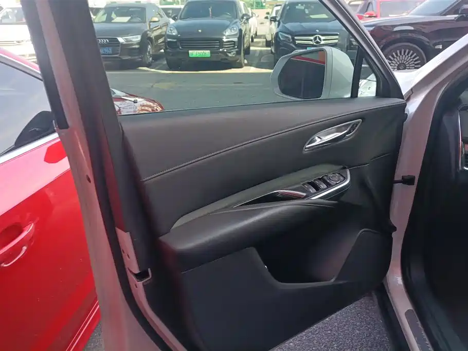 Cadillac XT4 2018 28T FWD Leading Edition фото 7