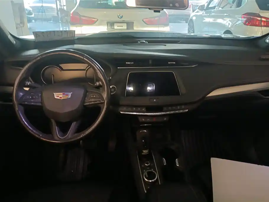 Cadillac XT4 2018 28T FWD Leading Edition фото 12