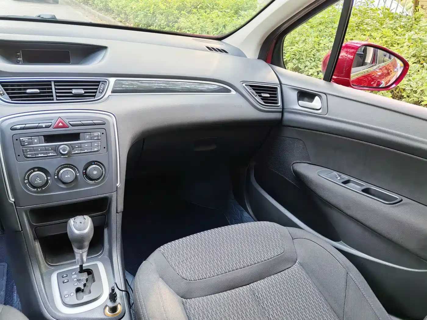 Peugeot 308 2014 Model Joy Edition Classic 1.6L Automatic Superior Style фото 10