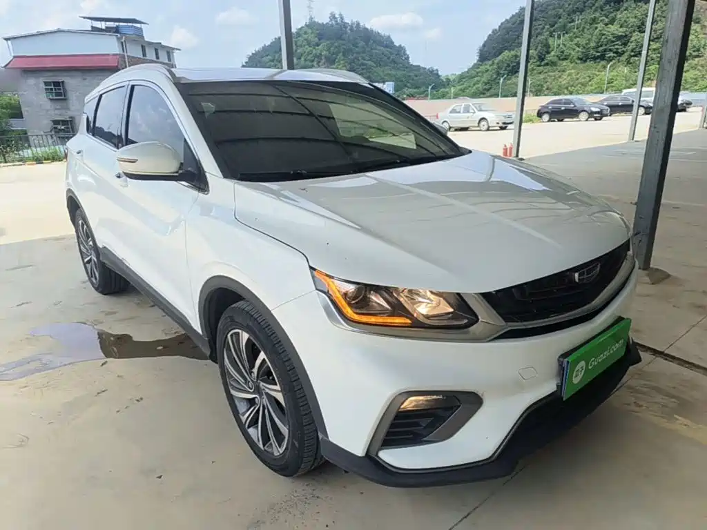 Фото 22 - Geely Coolray