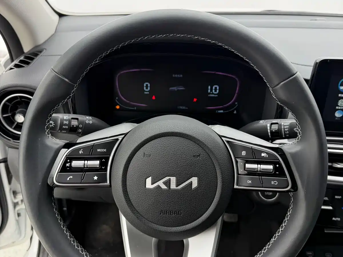Kia K3 2023 Model 1.5L CVT Luxury Edition фото 12