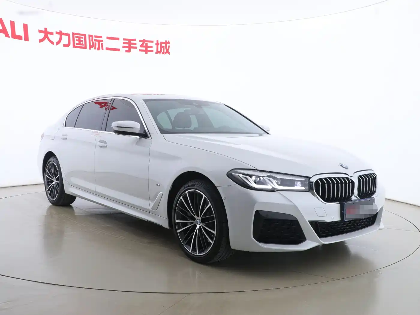 BMW 5 Series 2023 530Li Leading M Sport Package фото 3