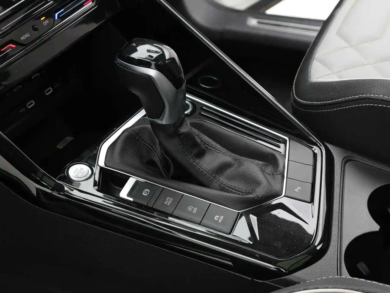 Volkswagen Tayron 2023 280TSI 2WD Luxury Plus Advanced Edition фото 18