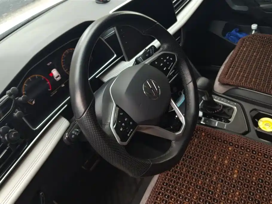 Volkswagen Tiguan L 2023 Facelift 330TSI Auto FWD R-Line Premium фото 15