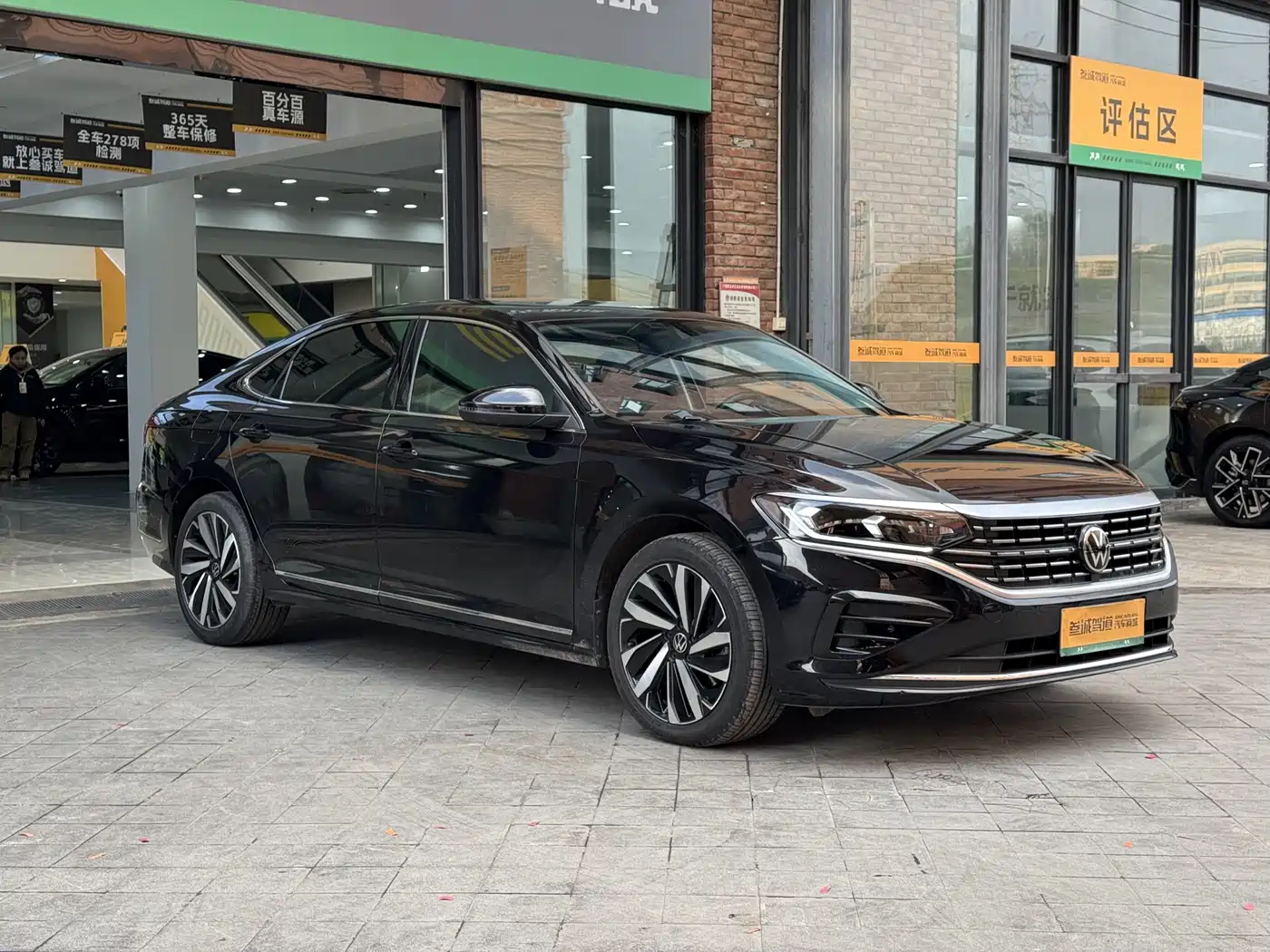 Volkswagen Passat 2022 330TSI Elite Edition фото 3