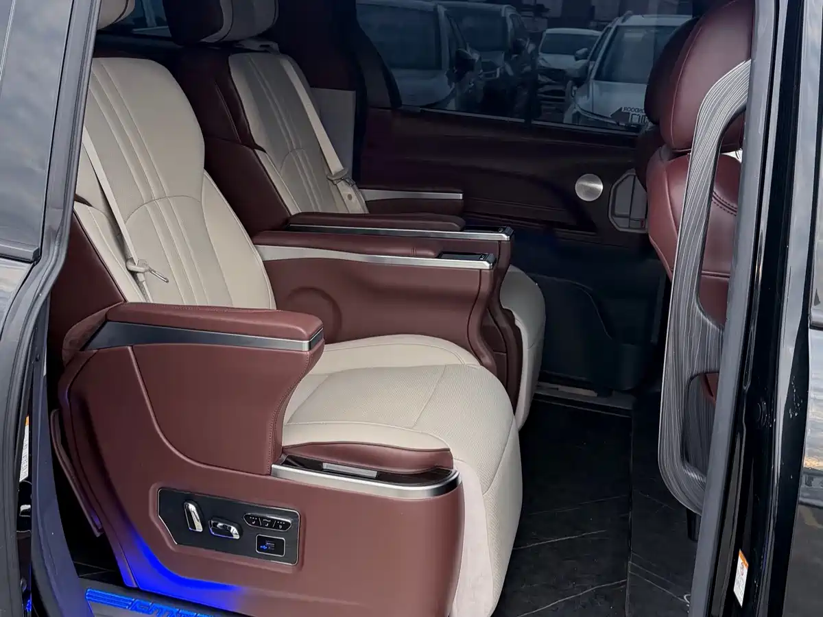 Toyota Sienna 2021 2.5L Hybrid Comfort Edition фото 9