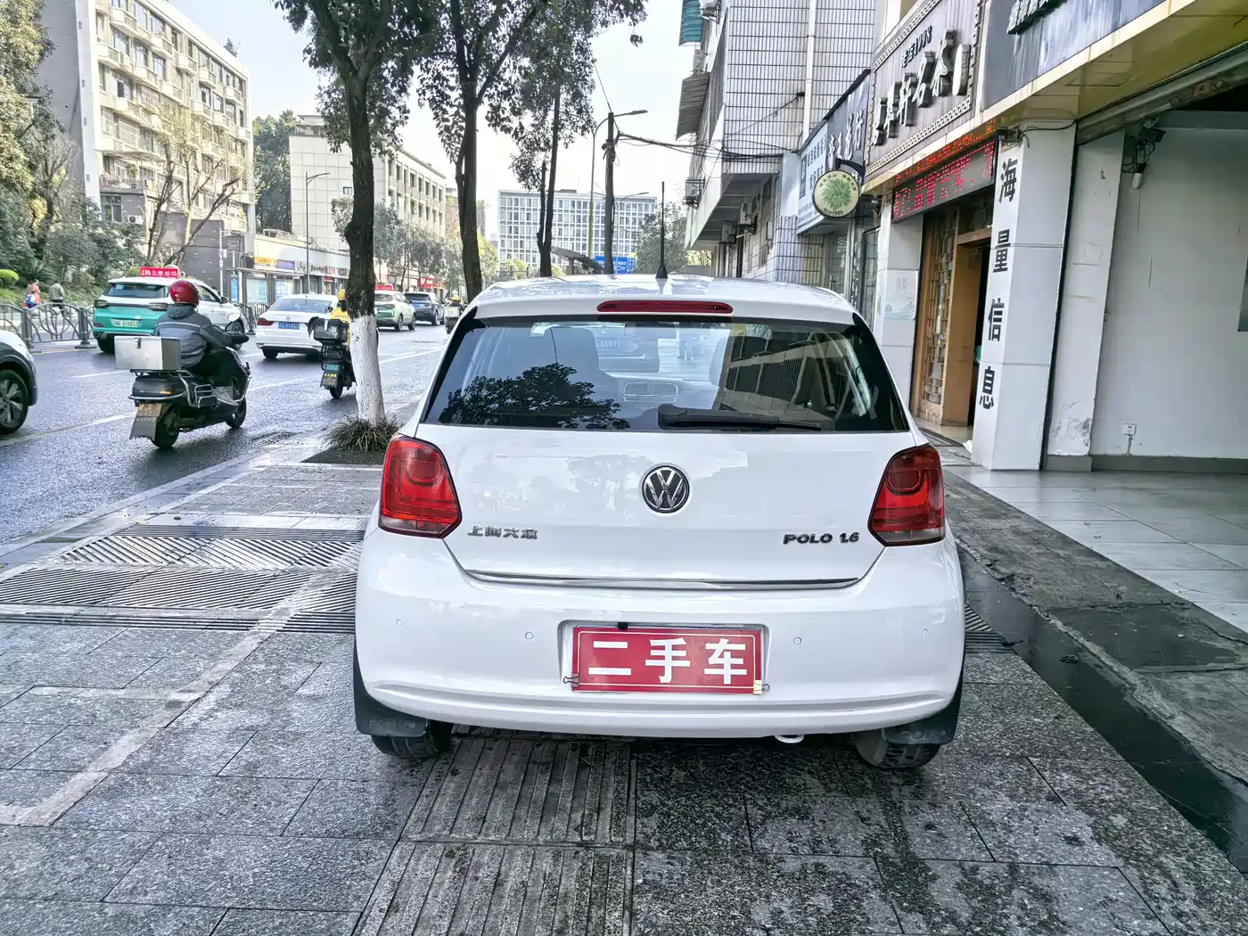 Volkswagen Polo 2013 1.6L Manual Comfort Edition фото 7
