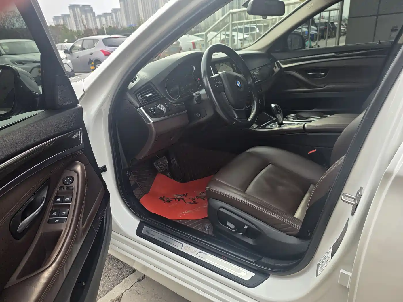 BMW 5 Series 2014 525Li Luxury Design Package фото 4